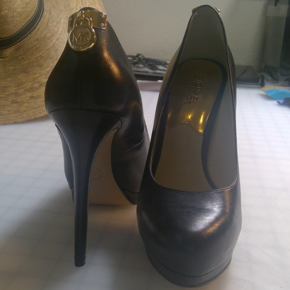 Michael Kors Black Leather Pumps